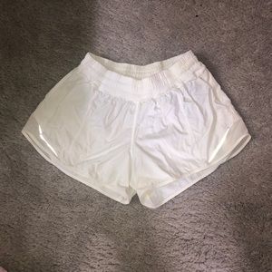 White lululemon hotty hot shorts size 8 tall